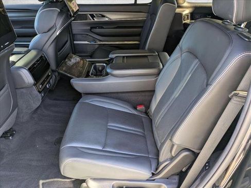 Used 2022 Jeep Grand Wagoneer Series II AWD/4WD image 22