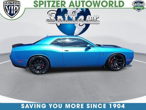 Used 2016 Dodge Challenger SRT Hellcat RWD image 9