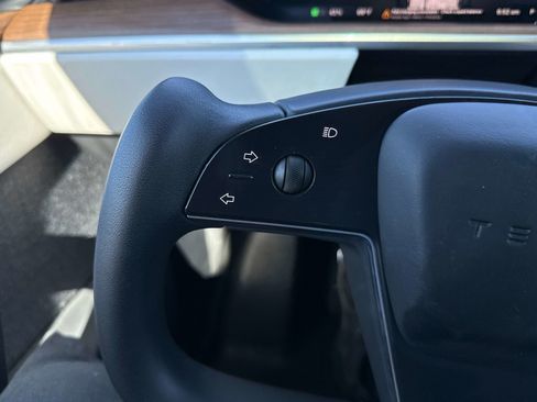 Used 2023 Tesla Model X AWD/4WD image 24