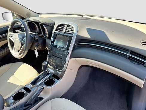Used 2015 Chevrolet Malibu LT image 34