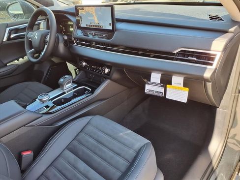 Used 2026 Mitsubishi Outlander SE FWD image 8