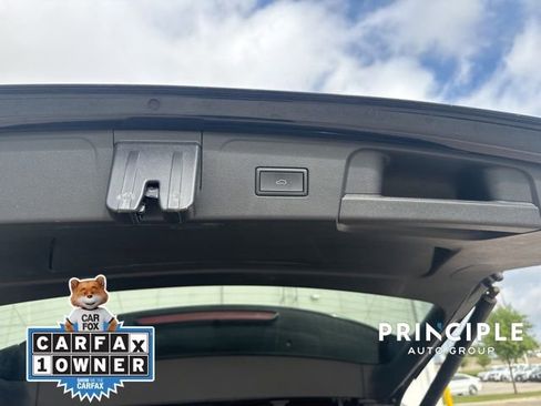 Used 2025 Volkswagen Atlas SE image 15