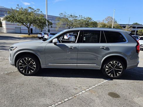 New 2025 Volvo XC90 T8 Plus w/ Protection Package Premier image 3