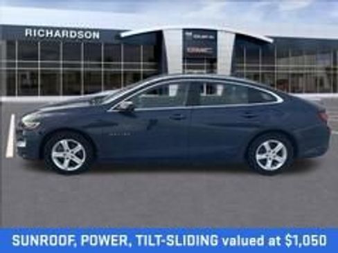 Used 2022 Chevrolet Malibu LT image 2