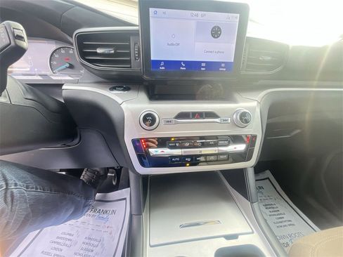 Used 2023 Ford Explorer XLT image 18