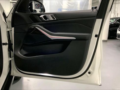 Used 2023 BMW X5 xDrive40i w/ Parking Assistance Package image 21