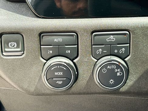 Used 2024 Chevrolet Silverado 1500 LT AWD/4WD image 11