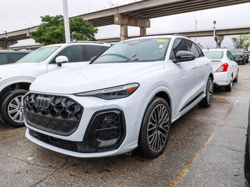 Used 2025 Audi SQ5 Premium Plus image 1