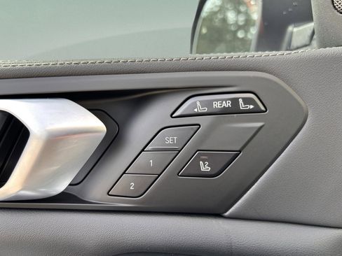 Used 2026 BMW X7 xDrive40i image 18