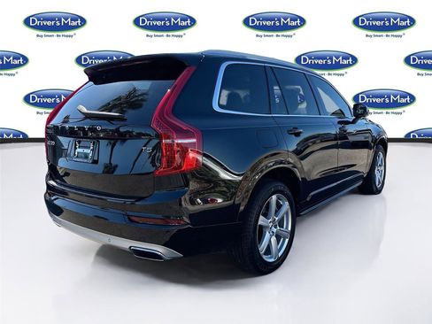 Used 2021 Volvo XC90 T5 Momentum w/ Climate Package image 8