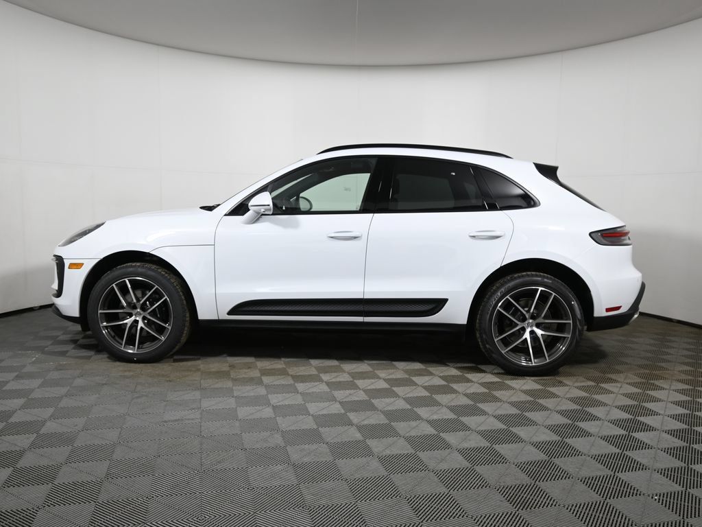 Used 2026 Porsche Macan AWD/4WD image 2