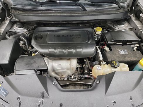 Used 2020 Jeep Cherokee Latitude w/ Cold Weather Group image 24