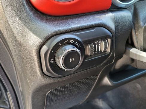 Used 2021 Jeep Wrangler Unlimited Rubicon w/ Cold Weather Group image 17