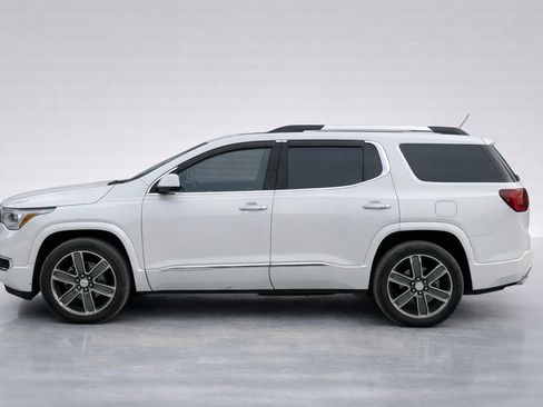 Used 2017 GMC Acadia Denali w/ Technology Package image 8