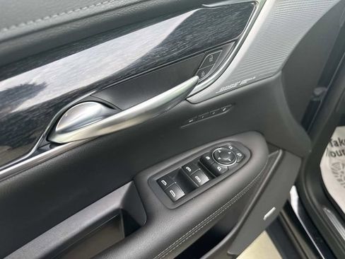 Certified 2023 Cadillac XT5 Premium Luxury AWD/4WD image 17