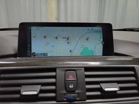 Used 2016 BMW 320i xDrive Sedan AWD/4WD image 23