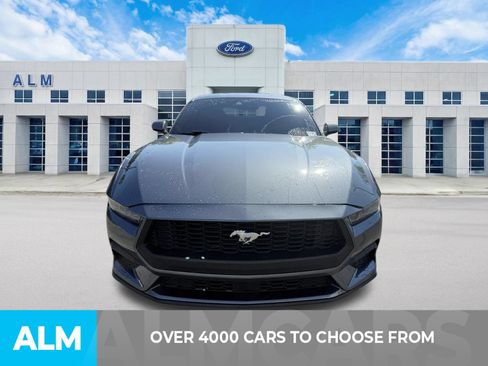Used 2025 Ford Mustang Coupe RWD image 2