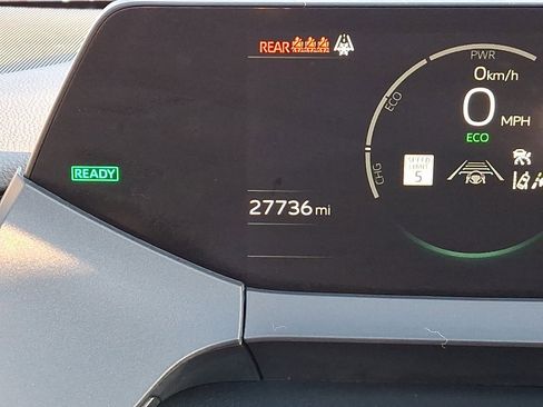 Used 2024 Toyota Prius LE image 19