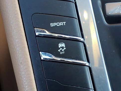 Used 2017 Porsche Macan Base image 22