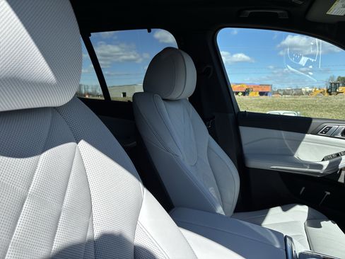 Certified 2025 BMW X5 sDrive40i image 35