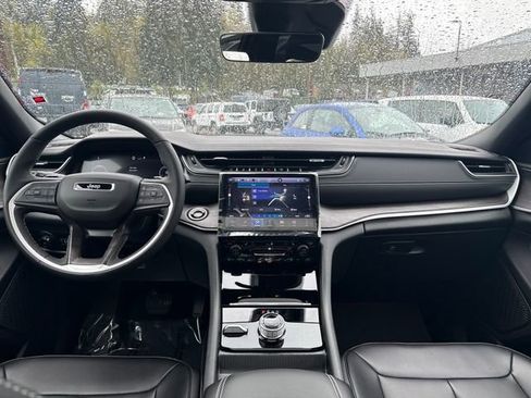 New 2025 Jeep Grand Cherokee L Limited image 11