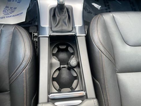 Used 2017 Volvo XC60 T6 Dynamic w/ Advanced Package image 36