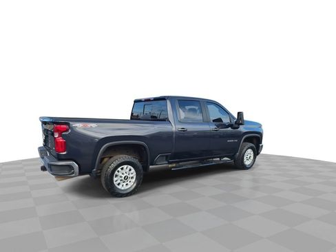 Used 2024 Chevrolet Silverado 2500 LT w/ Convenience Package image 9