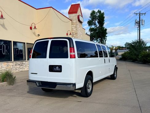 Used 2017 Chevrolet Express 3500 LT w/ LT Preferred Equipment Group RWD image 5