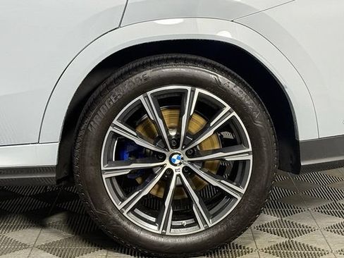 Used 2026 BMW X6 xDrive40i AWD/4WD image 14