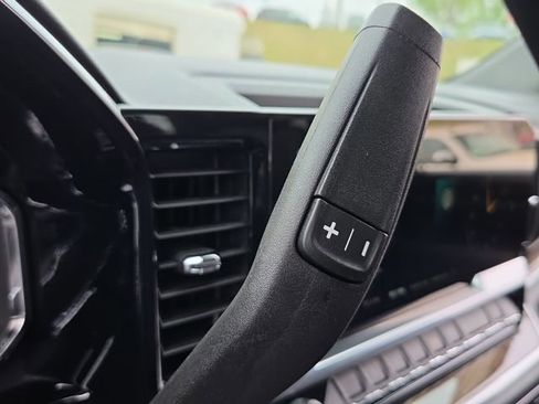 Used 2025 Chevrolet Silverado 2500 LT w/ Convenience Package image 21