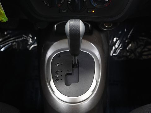 Used 2013 Nissan Juke S image 17