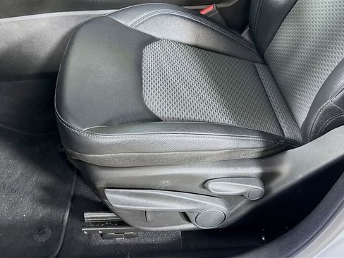 Used 2025 Jeep Compass Latitude image 22