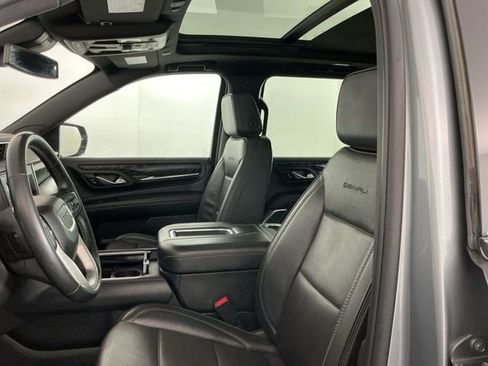 Used 2023 GMC Yukon XL Denali image 14