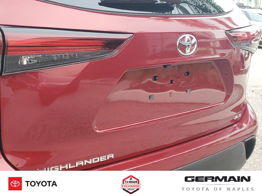 Used 2024 Toyota Highlander XLE FWD image 17