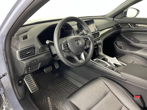 Used 2022 Honda Accord Sport image 3