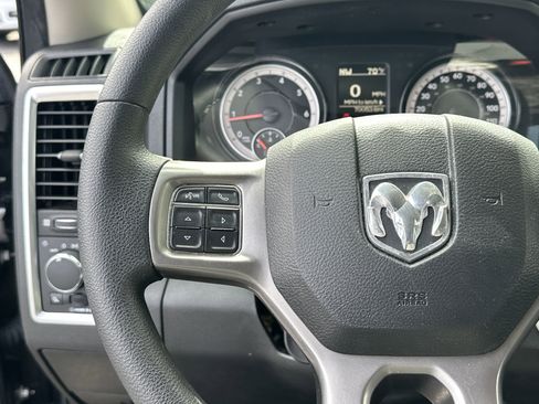 Used 2022 RAM 1500 Classic SLT image 27