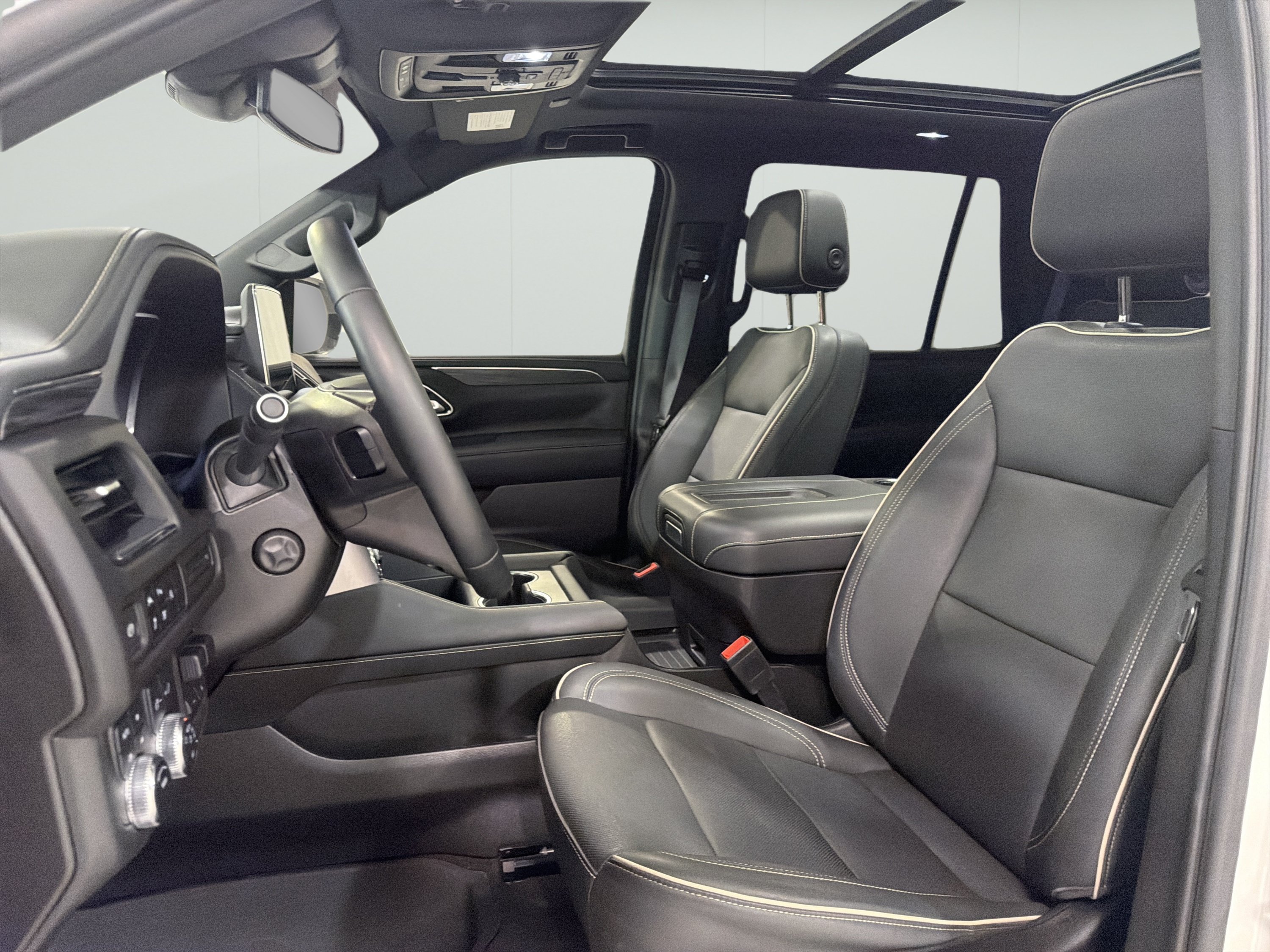 Used 2023 GMC Yukon SLT w/ SLT Premium Package AWD/4WD image 9
