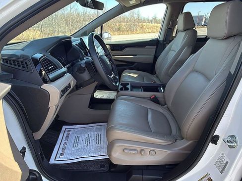 Used 2023 Honda Odyssey Touring image 25