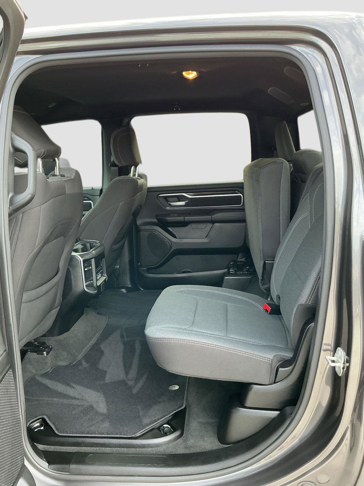 Used 2023 RAM 1500 Big Horn AWD/4WD image 18