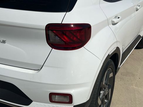 Certified 2023 Hyundai Venue Limited image 13