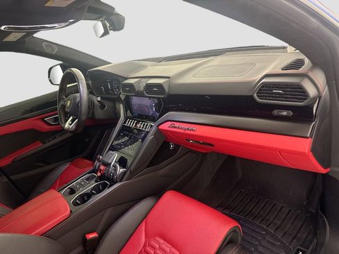 Used 2022 Lamborghini Urus AWD/4WD image 31