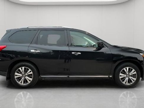Used 2020 Nissan Pathfinder S FWD image 3