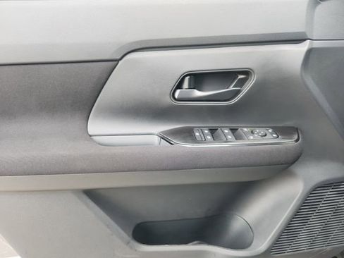 New 2026 Nissan Kicks S image 17