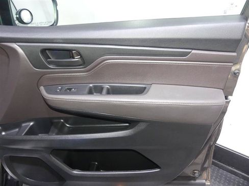 Used 2021 Honda Odyssey EX-L image 19
