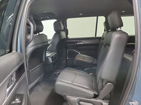 New 2026 Jeep Grand Wagoneer Limited image 9