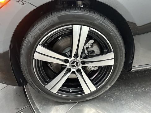 Used 2025 Mercedes-Benz C 300 Sedan image 31