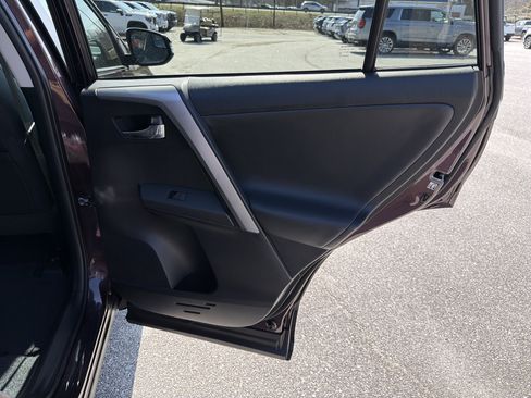 Used 2017 Toyota RAV4 XLE image 17