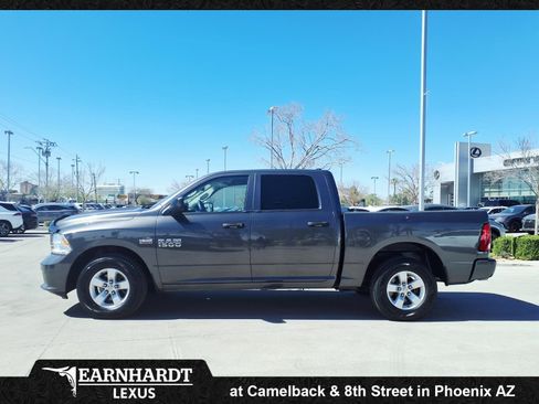 Used 2017 RAM 1500 Express image 3