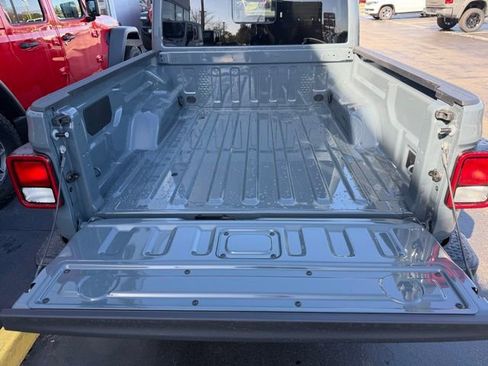 New 2026 Jeep Gladiator Sport image 27