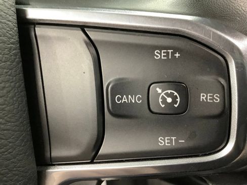 Used 2021 RAM 1500 Laramie AWD/4WD image 19